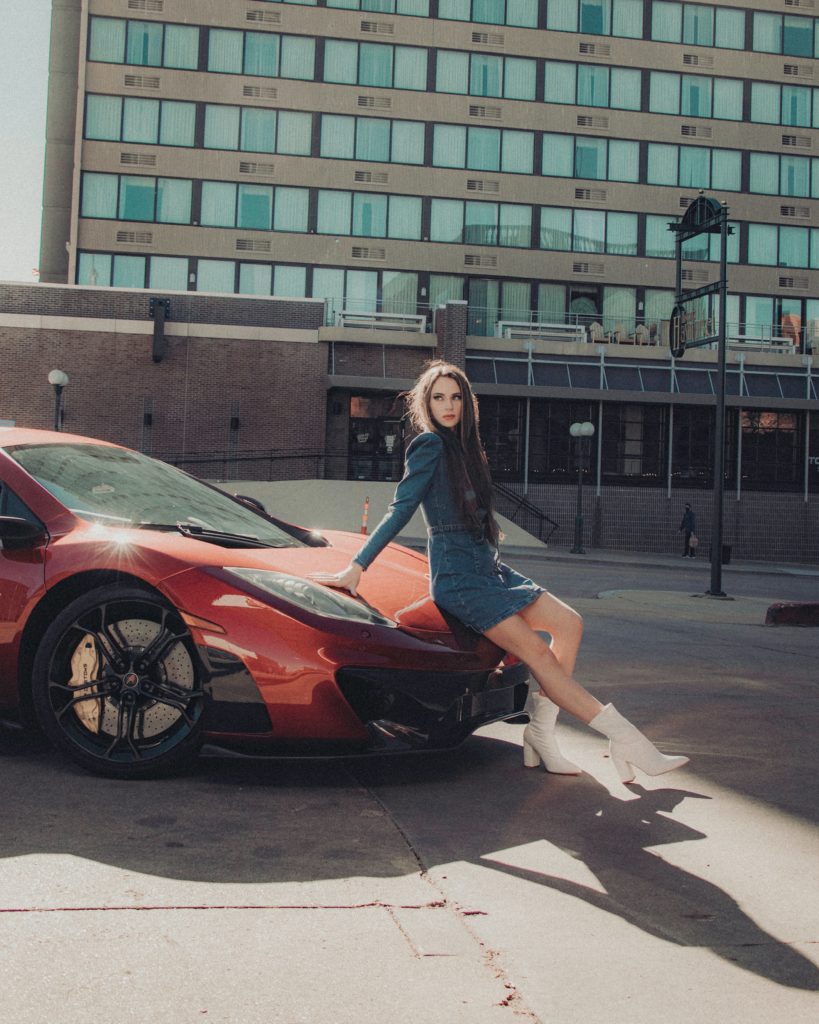 Classic Pin-Up Poses with McLaren