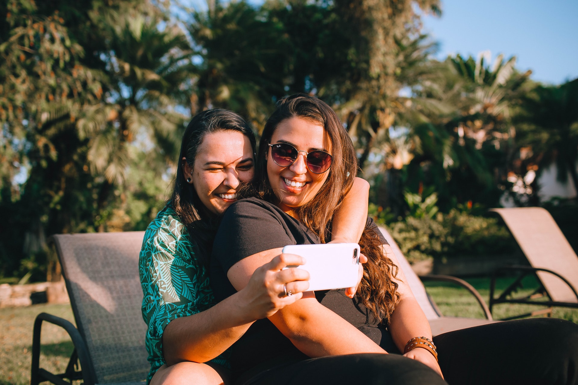 facetune vs airbrush selfie editing 2 women outdoors